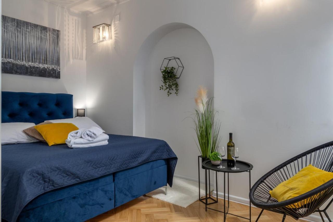 Villa Adriatic, Apartment Chiara With Sea View And Heated Swimming Pool, Free Private Parking, Ičići 외부 사진